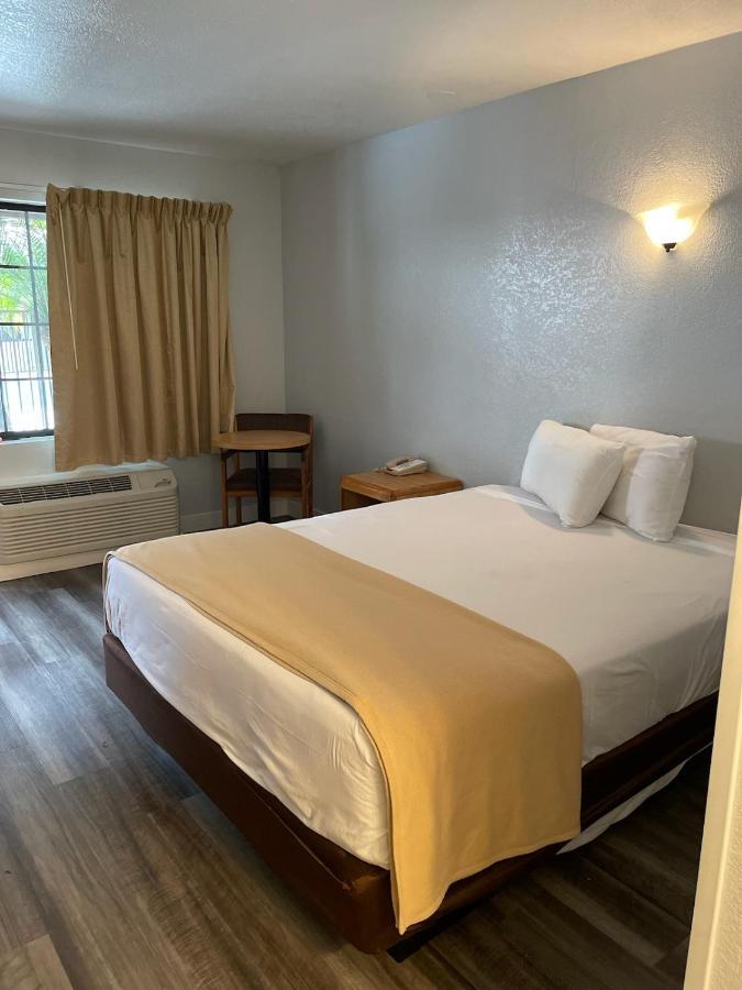 Premier Inns Thousand Oaks Eksteriør bilde